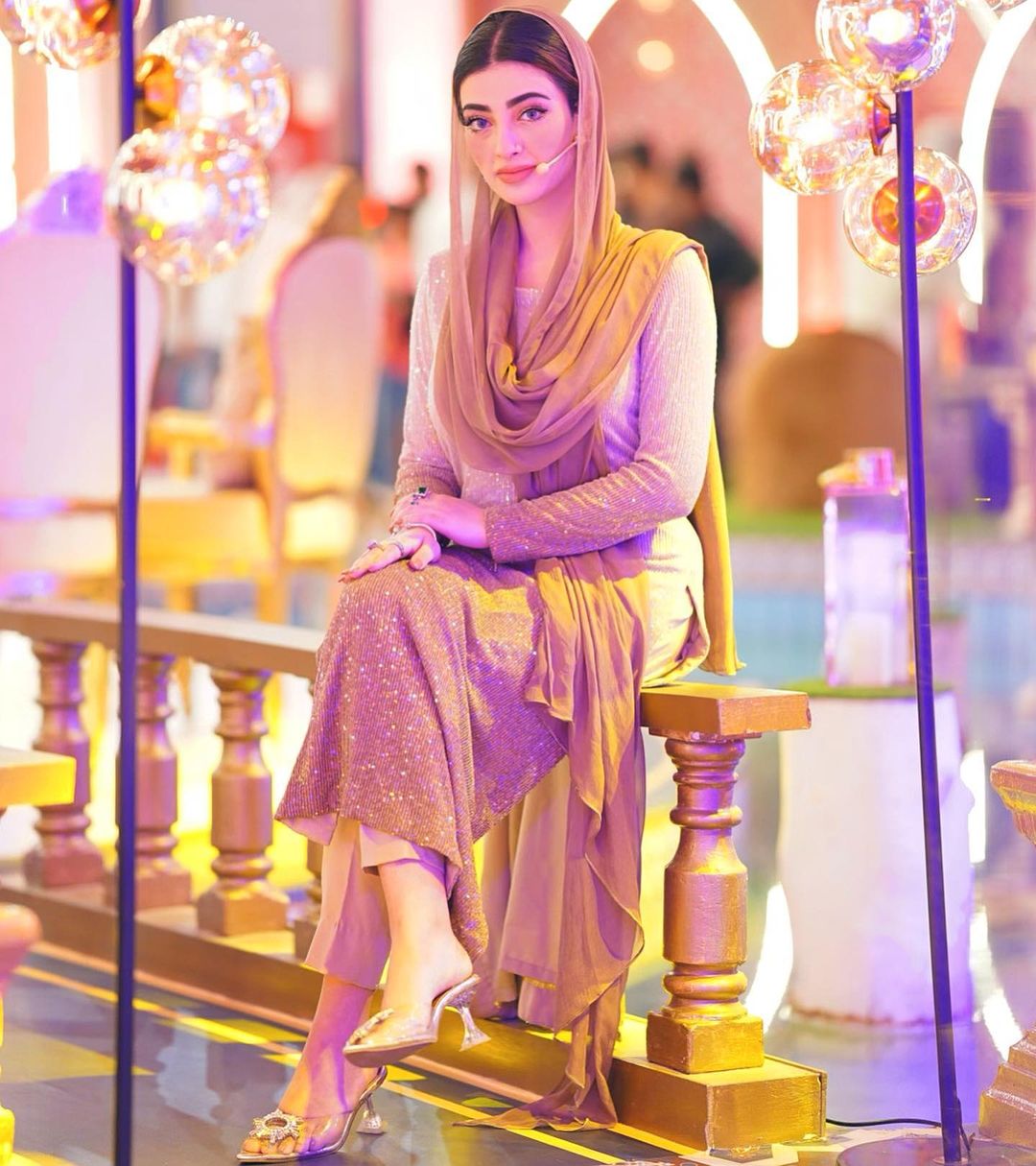 Nawal Saeed Looks Beautiful In Modest Look For Ramadan Transmission
