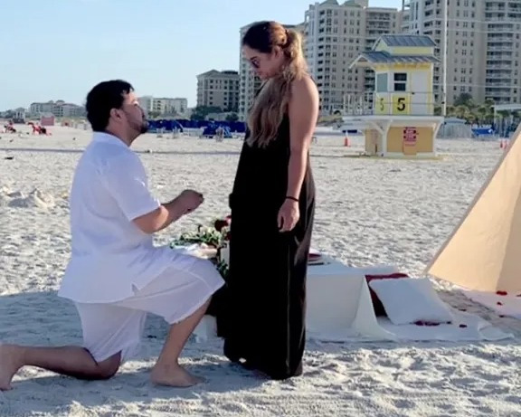 Couple's romantic proposal