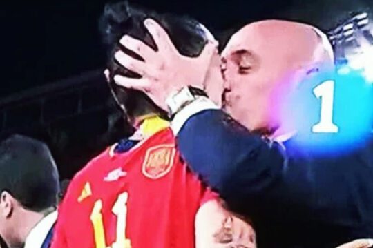 Luis Rubiales kissed